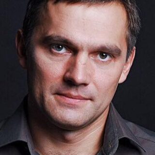 Роман Семисал